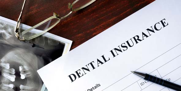 Eine Zahnimplantat-Versicherung ist eine Zahnzusatzversicherung.
